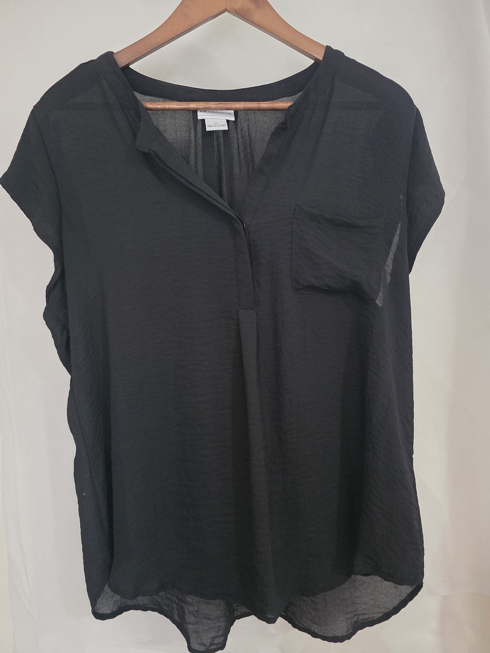 Liz Claiborne Women's Black Short-Sleeve V-Neck Pocket Blouse
